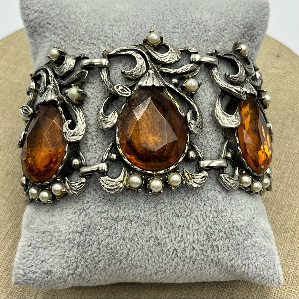 Vintage art deco Silver tone and Orange glass hinged Bracelet - Picture 2 of 12
